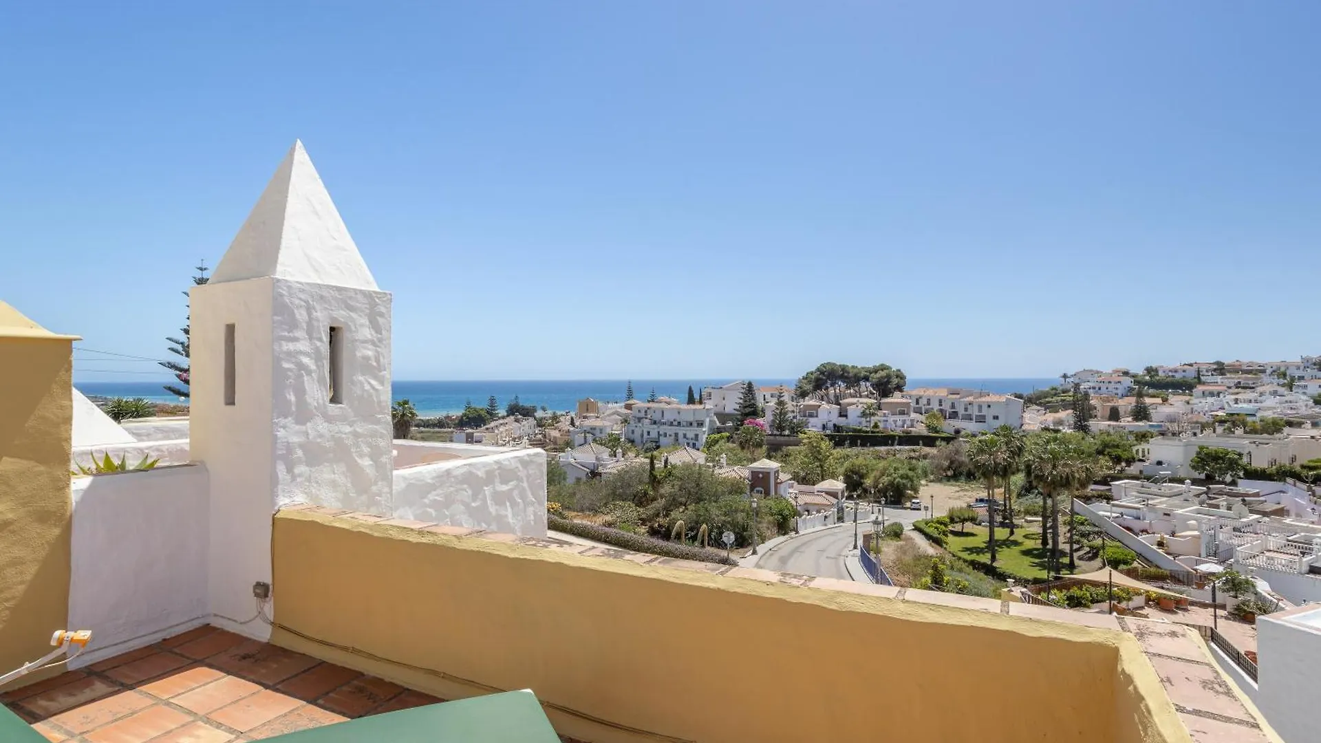 Villa Casablanca 23 Overlooking The Sea Nerja